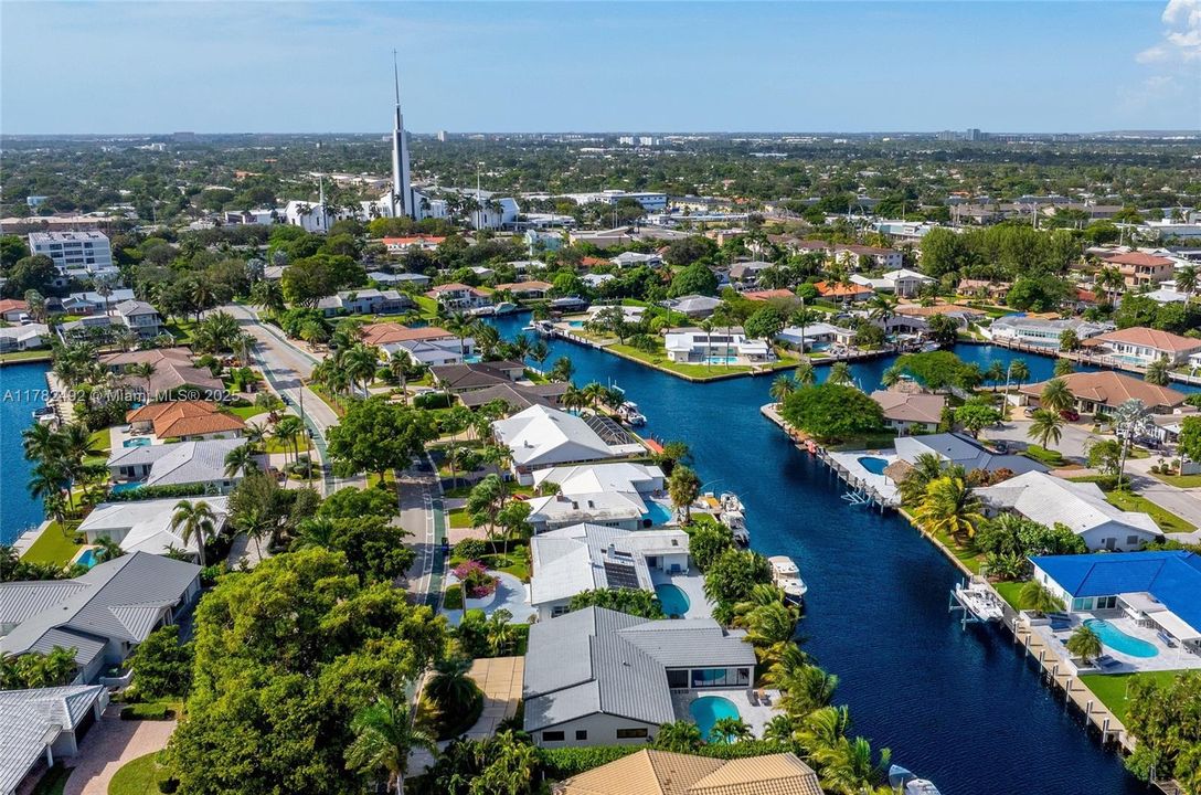 Recently Sold: $2,249,000 (4 beds, 4 baths, 2381 Square Feet)