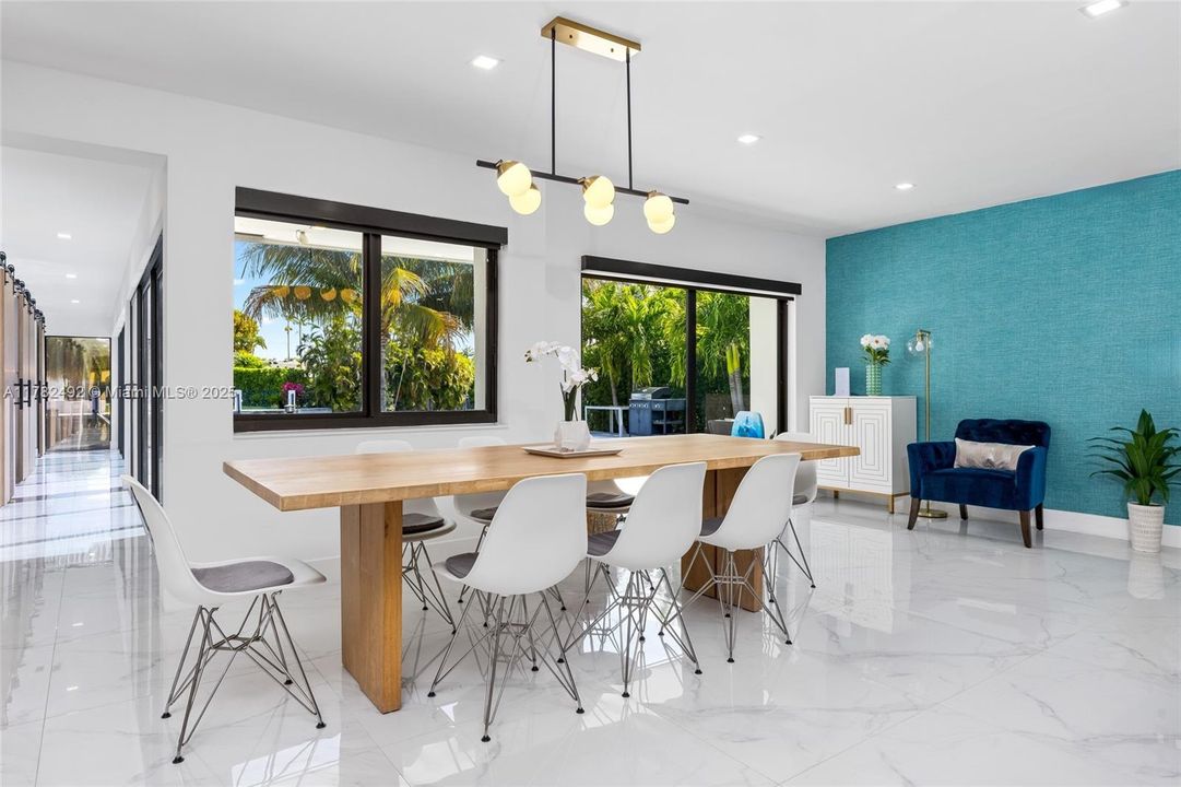 Recently Sold: $2,249,000 (4 beds, 4 baths, 2381 Square Feet)