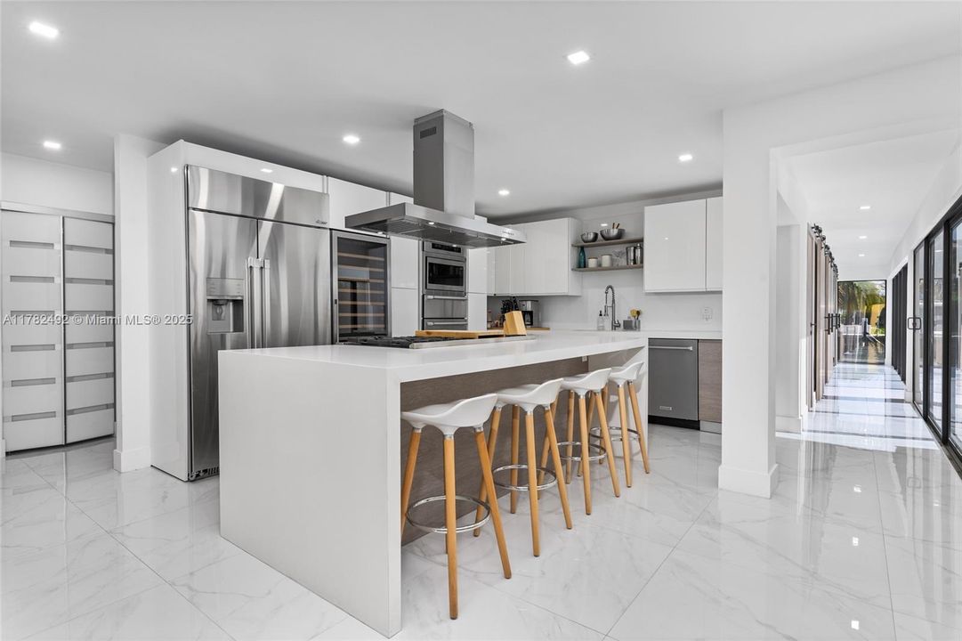 Recently Sold: $2,249,000 (4 beds, 4 baths, 2381 Square Feet)