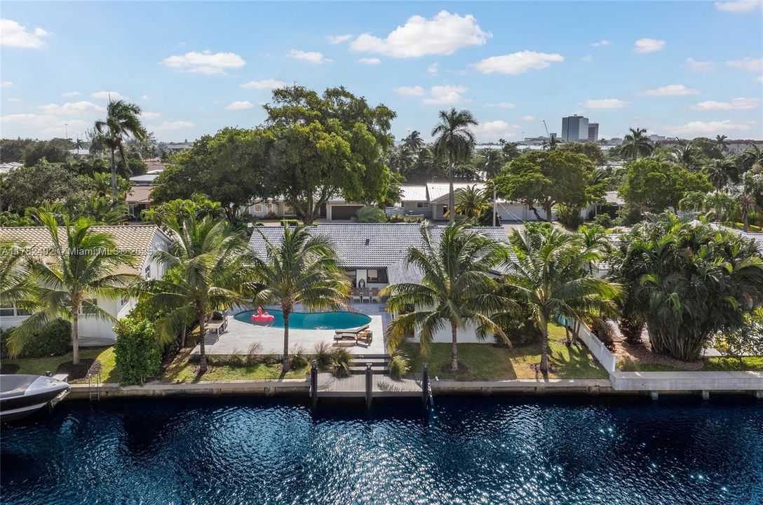 Recently Sold: $2,249,000 (4 beds, 4 baths, 2381 Square Feet)