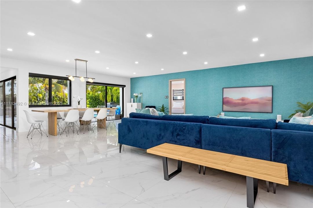 Recently Sold: $2,249,000 (4 beds, 4 baths, 2381 Square Feet)