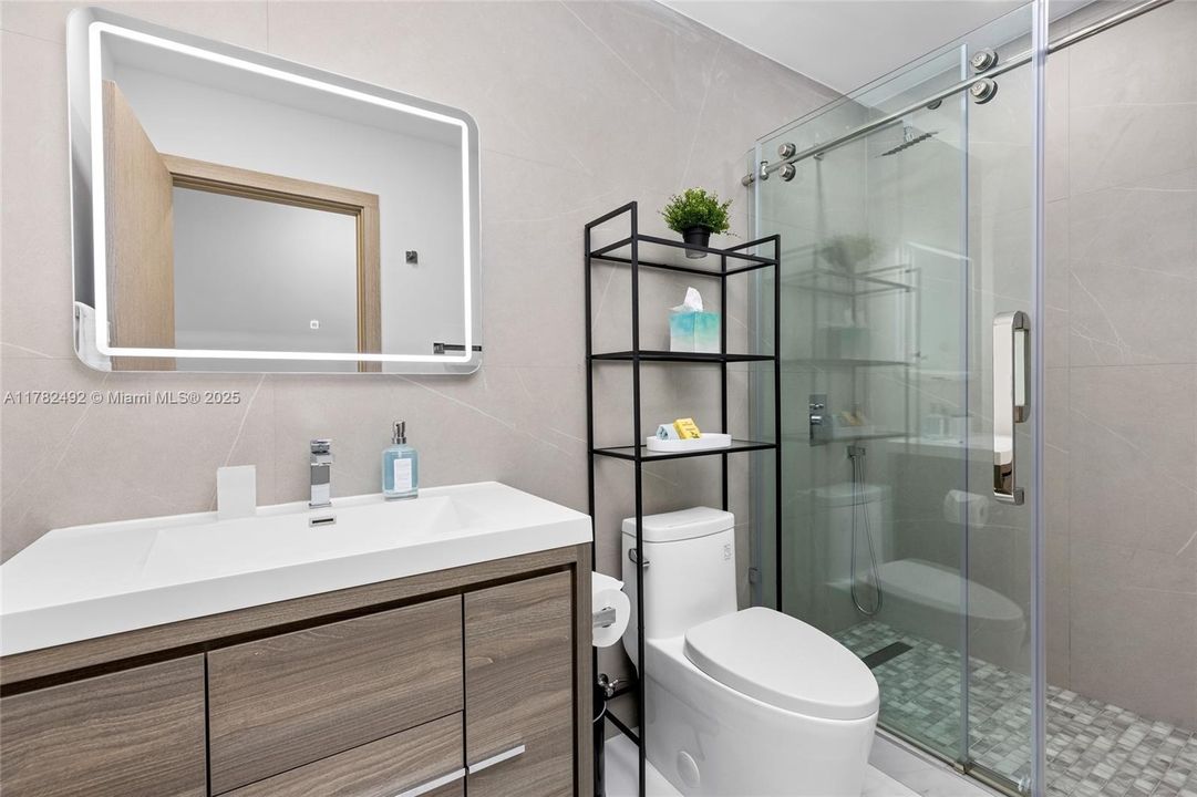 Recently Sold: $2,249,000 (4 beds, 4 baths, 2381 Square Feet)