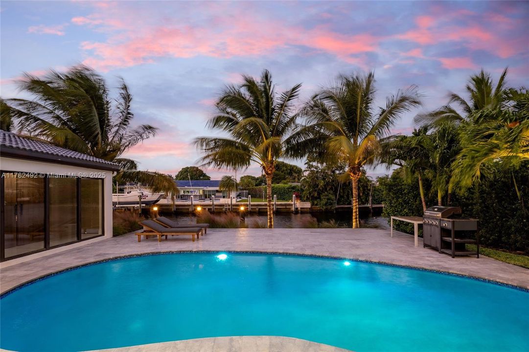 Recently Sold: $2,249,000 (4 beds, 4 baths, 2381 Square Feet)