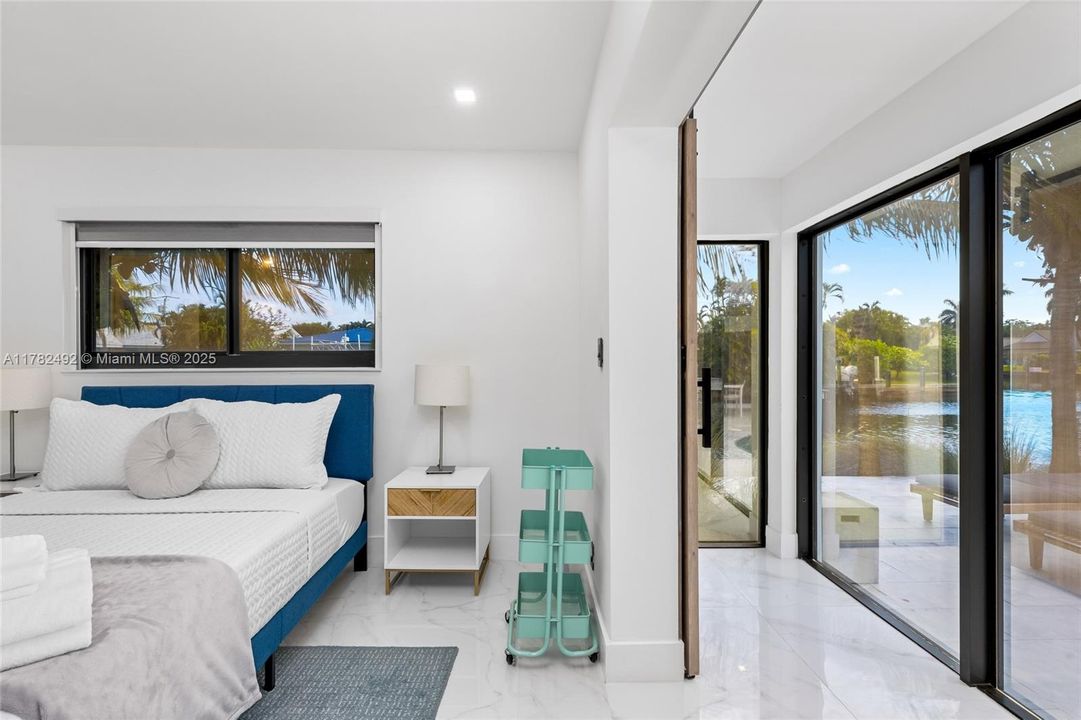 Recently Sold: $2,249,000 (4 beds, 4 baths, 2381 Square Feet)