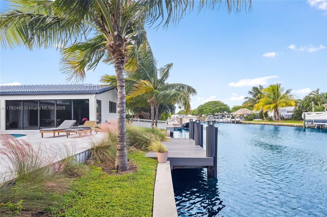 Recently Sold: $2,249,000 (4 beds, 4 baths, 2381 Square Feet)