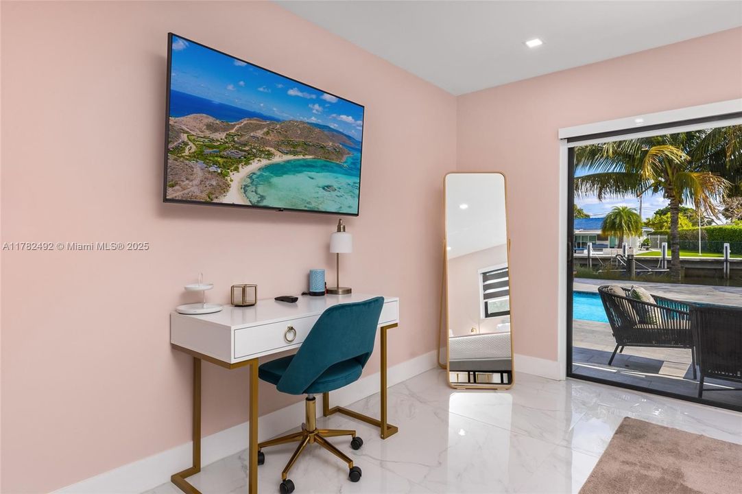 Recently Sold: $2,249,000 (4 beds, 4 baths, 2381 Square Feet)