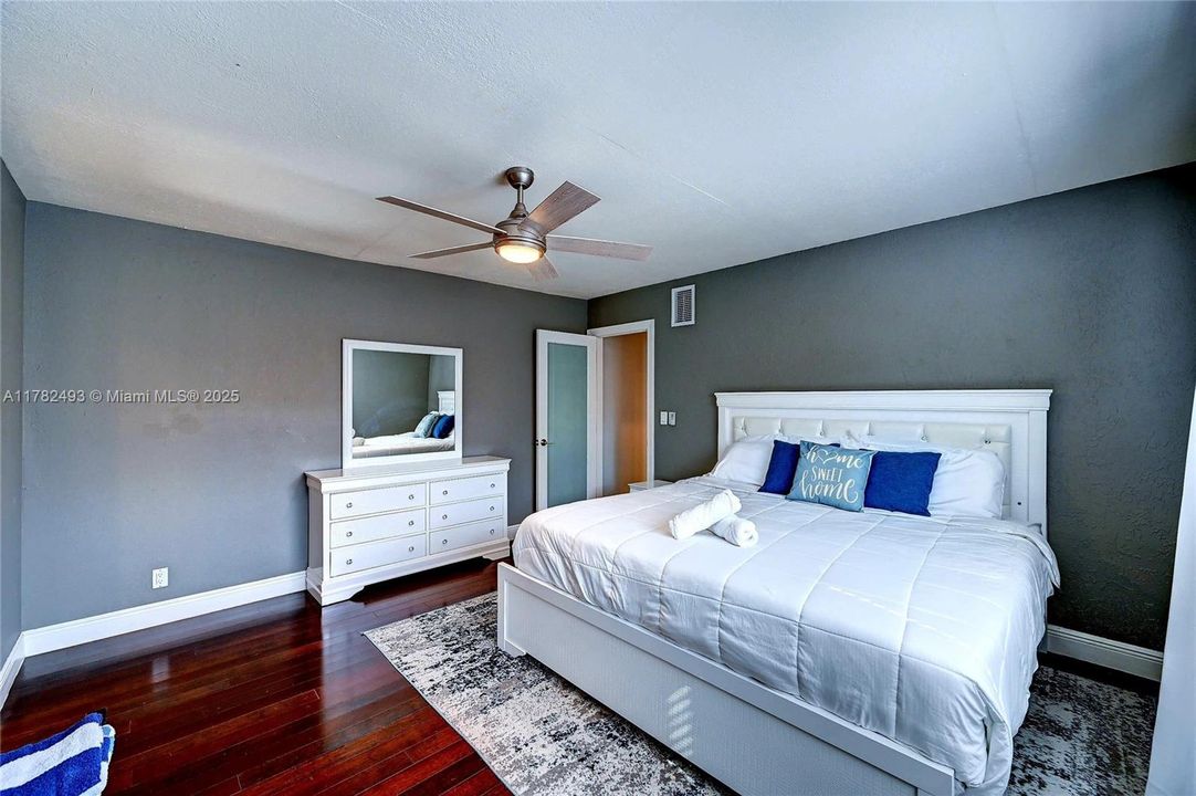 Recently Sold: $815,000 (4 beds, 2 baths, 2019 Square Feet)