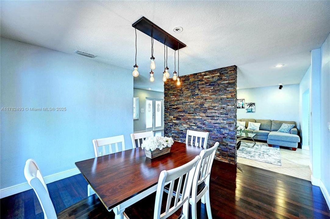Recently Sold: $815,000 (4 beds, 2 baths, 2019 Square Feet)