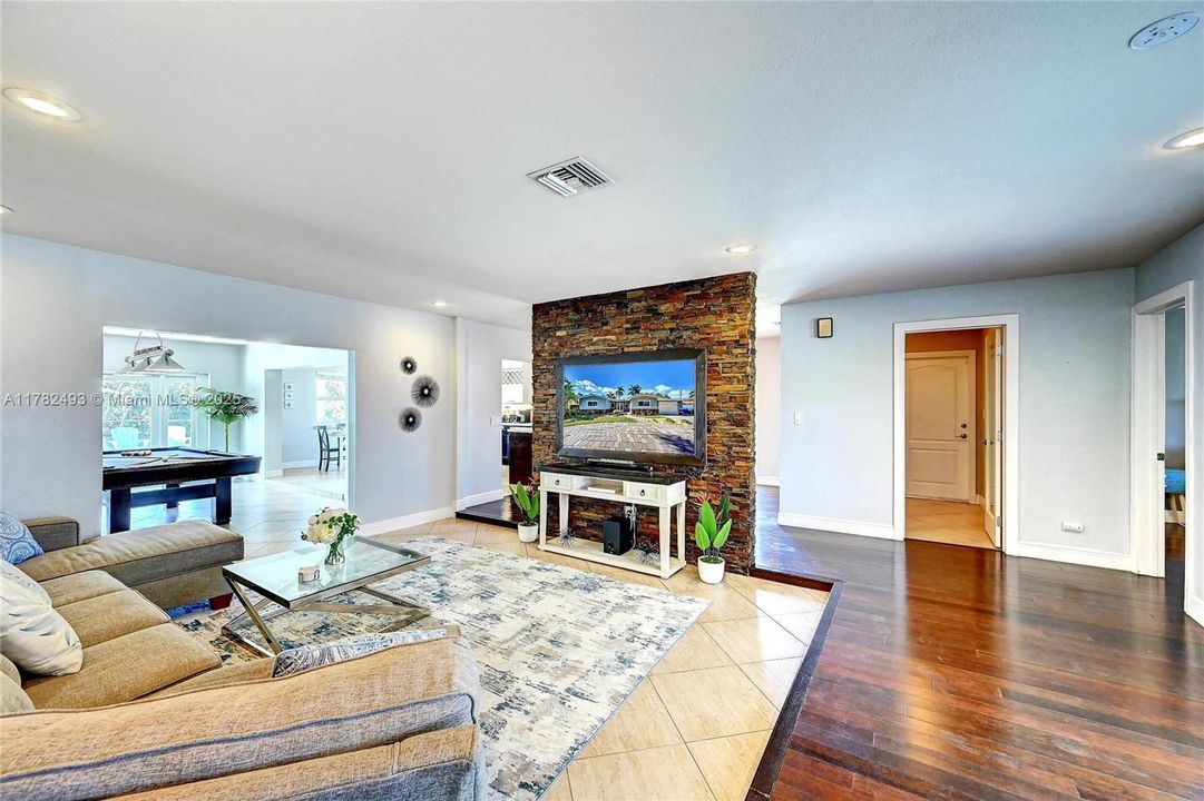 Recently Sold: $815,000 (4 beds, 2 baths, 2019 Square Feet)