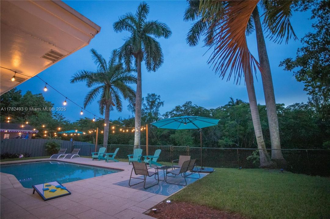 Recently Sold: $815,000 (4 beds, 2 baths, 2019 Square Feet)