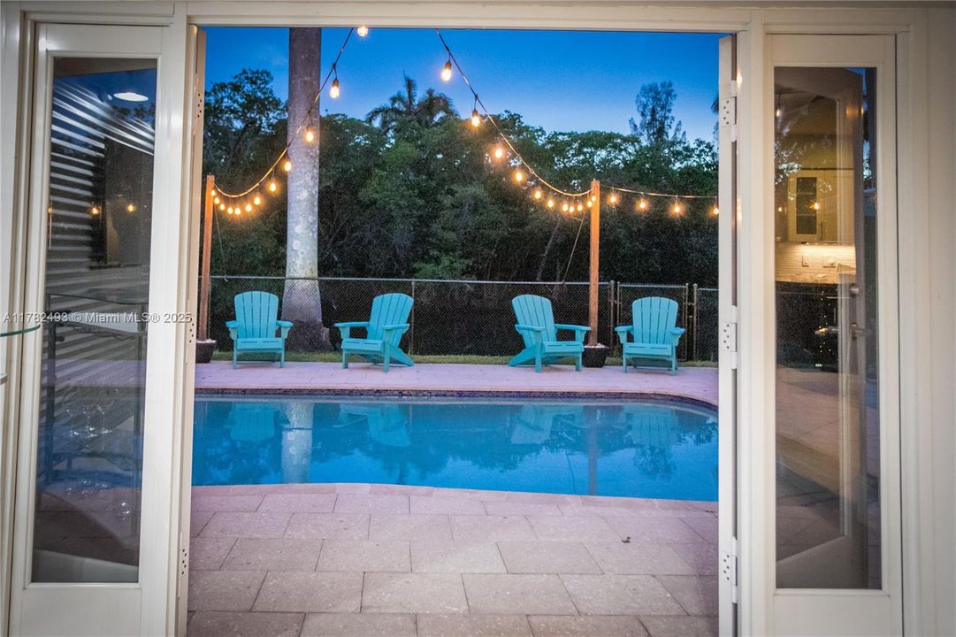 Recently Sold: $815,000 (4 beds, 2 baths, 2019 Square Feet)