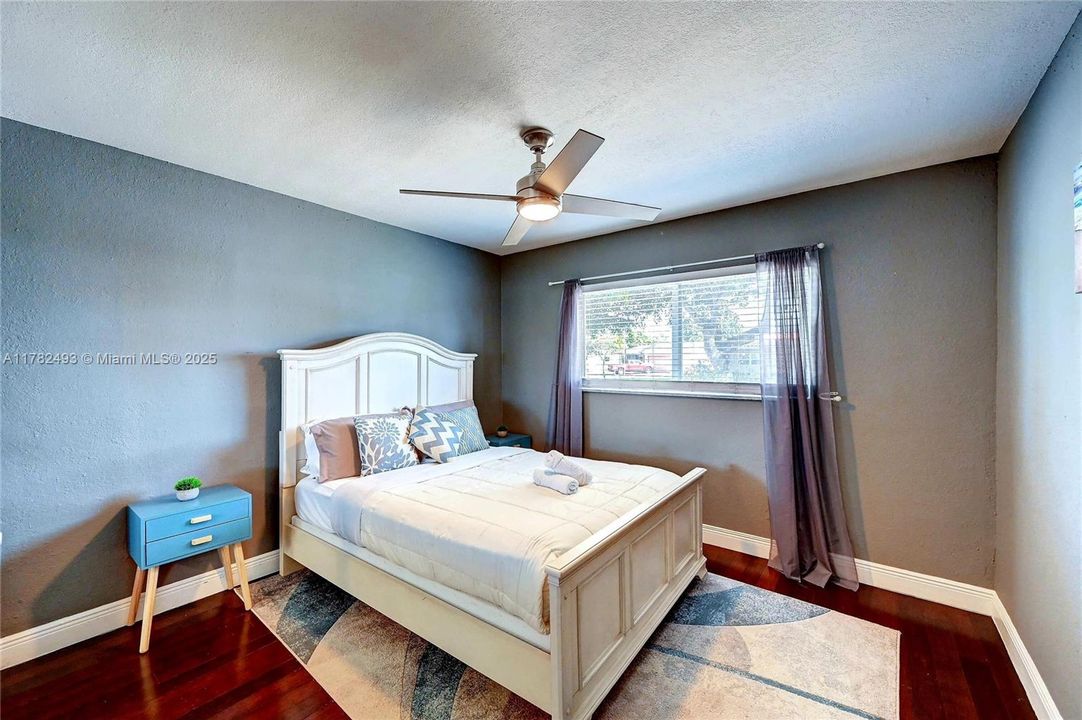 Recently Sold: $815,000 (4 beds, 2 baths, 2019 Square Feet)