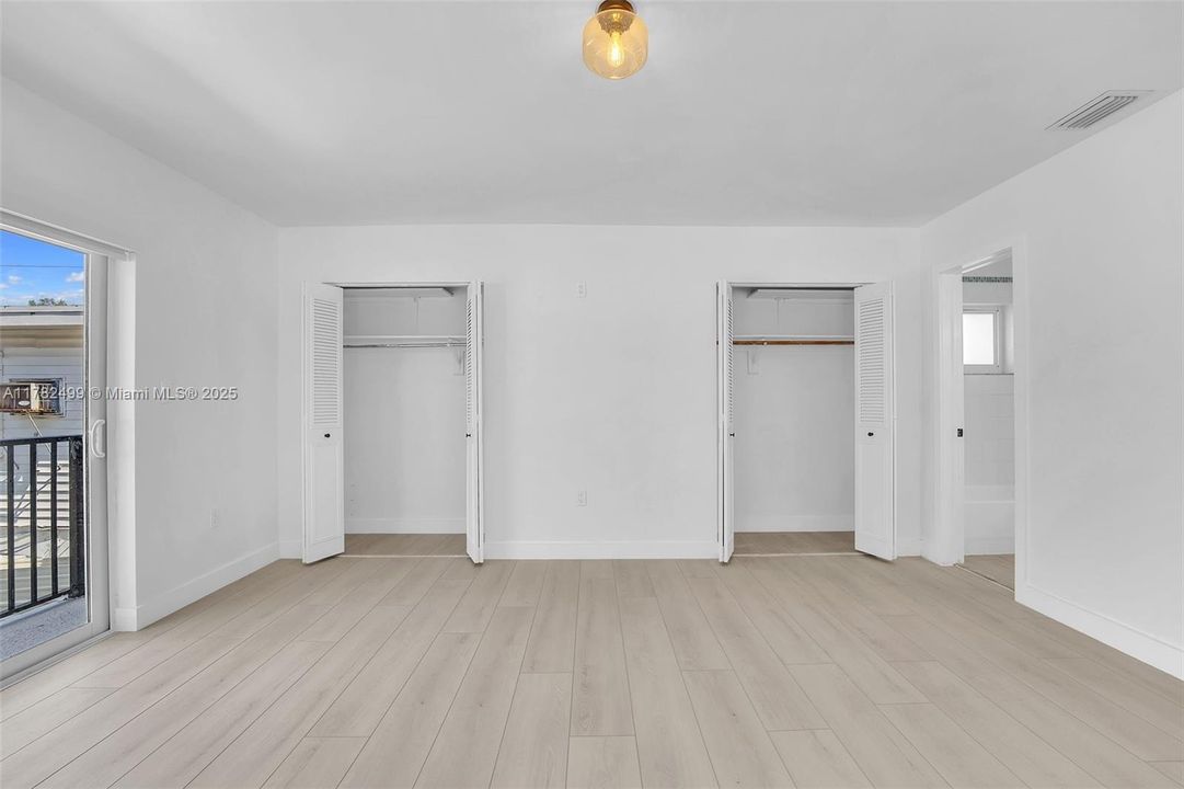 Недавно продано: $699,000 (3 спален, 2 ванн, 1800 Квадратных фут)