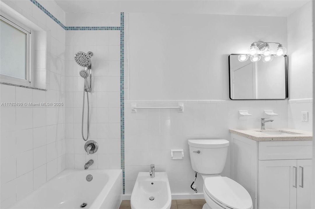 Недавно продано: $699,000 (3 спален, 2 ванн, 1800 Квадратных фут)