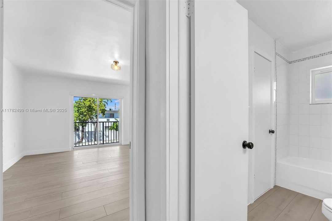 Недавно продано: $699,000 (3 спален, 2 ванн, 1800 Квадратных фут)