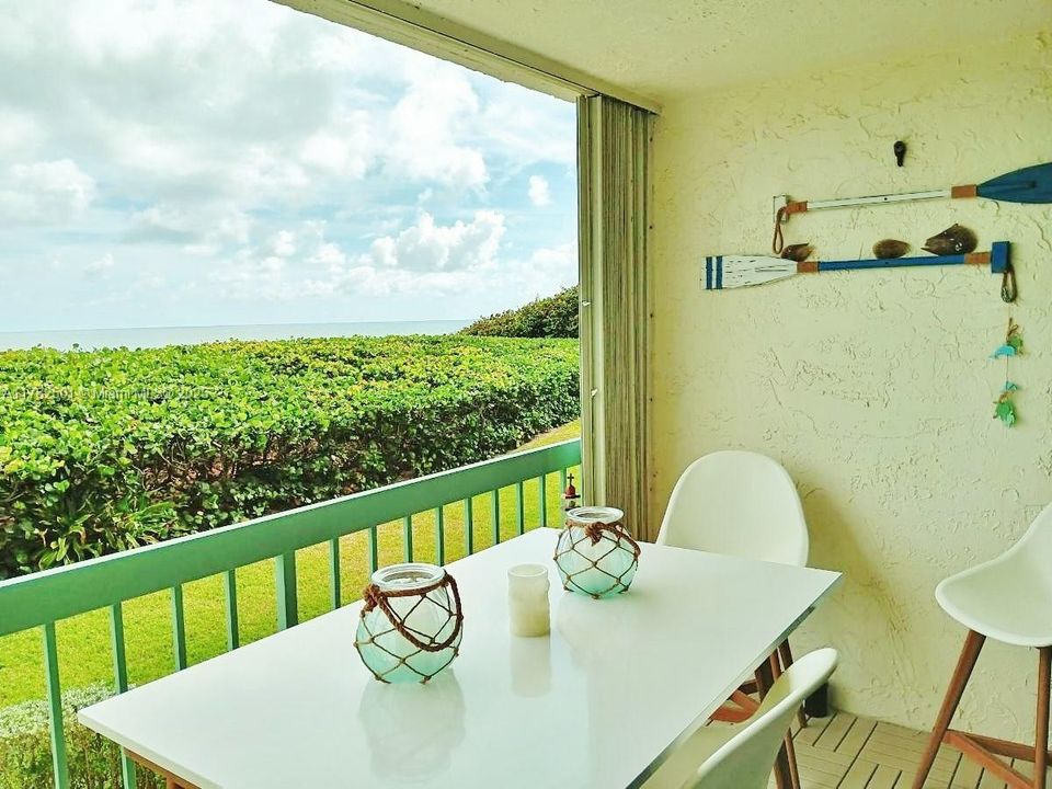 Recently Rented: $1,850 (1 beds, 2 baths, 899 Square Feet)