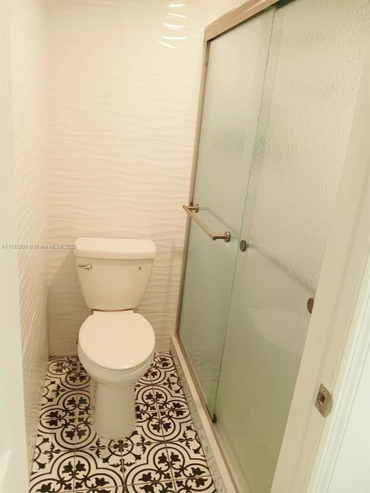 Recently Rented: $1,850 (1 beds, 2 baths, 899 Square Feet)