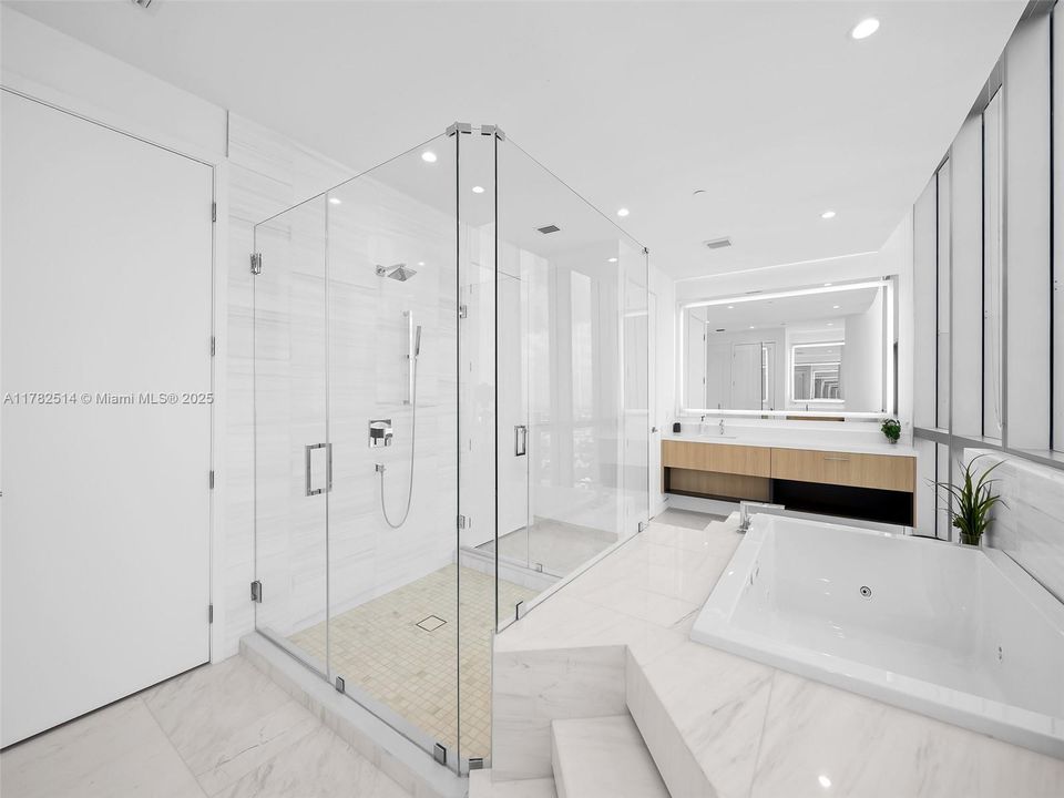 For Sale: $6,990,000 (4 beds, 5 baths, 4375 Square Feet)