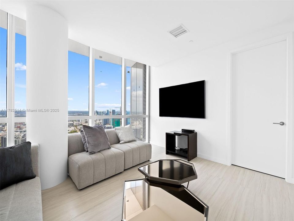 For Sale: $6,990,000 (4 beds, 5 baths, 4375 Square Feet)