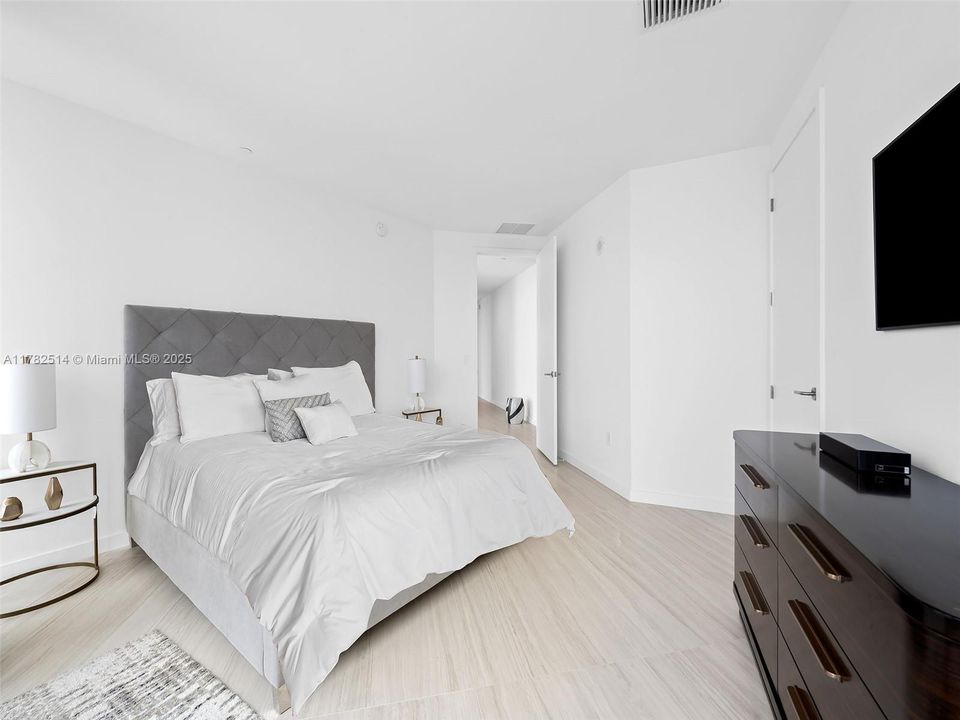 For Sale: $6,990,000 (4 beds, 5 baths, 4375 Square Feet)