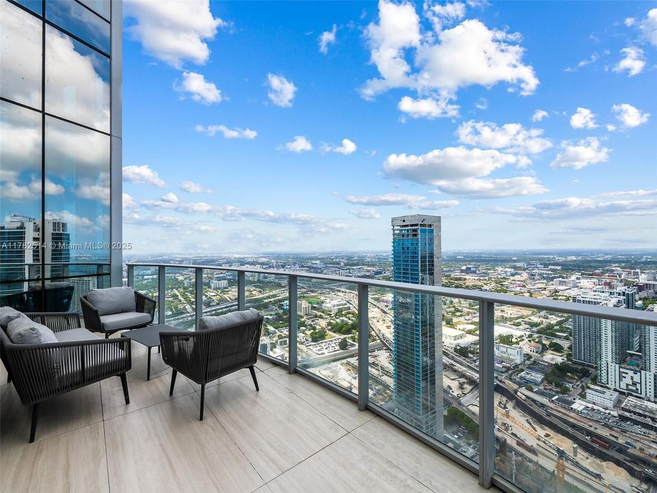 For Sale: $6,990,000 (4 beds, 5 baths, 4375 Square Feet)