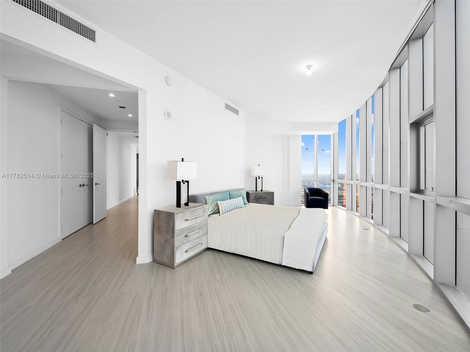 For Sale: $6,990,000 (4 beds, 5 baths, 4375 Square Feet)