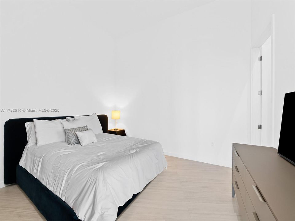 For Sale: $6,990,000 (4 beds, 5 baths, 4375 Square Feet)