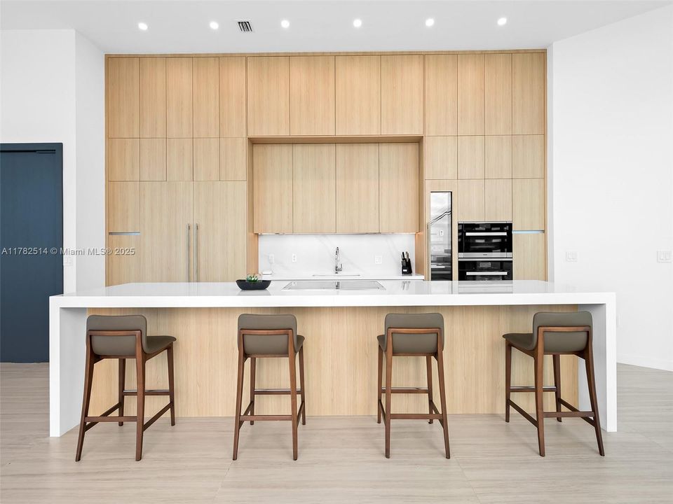 For Sale: $6,990,000 (4 beds, 5 baths, 4375 Square Feet)