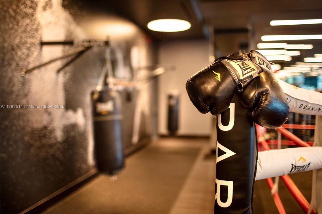 For Sale: $6,990,000 (4 beds, 5 baths, 4375 Square Feet)