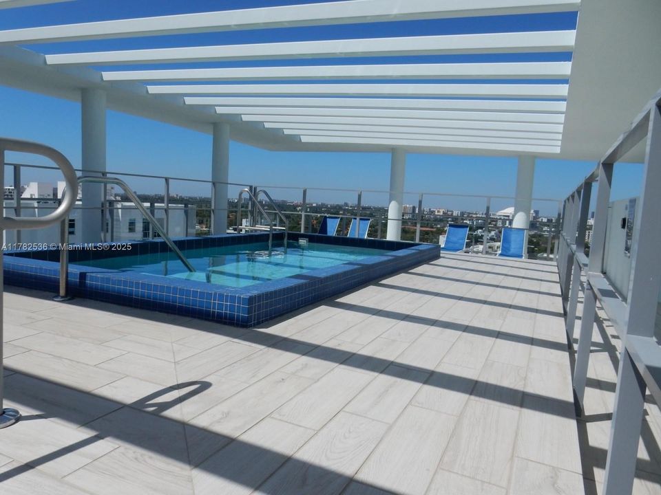 Недавно продано: $495,000 (1 спален, 2 ванн, 716 Квадратных фут)