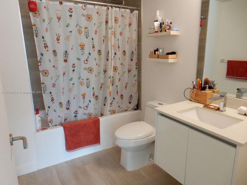 Недавно продано: $495,000 (1 спален, 2 ванн, 716 Квадратных фут)