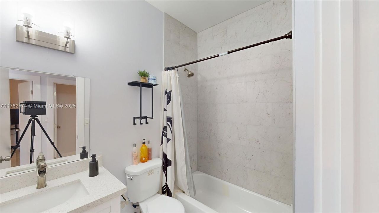 Recently Sold: $585,000 (3 beds, 2 baths, 1296 Square Feet)