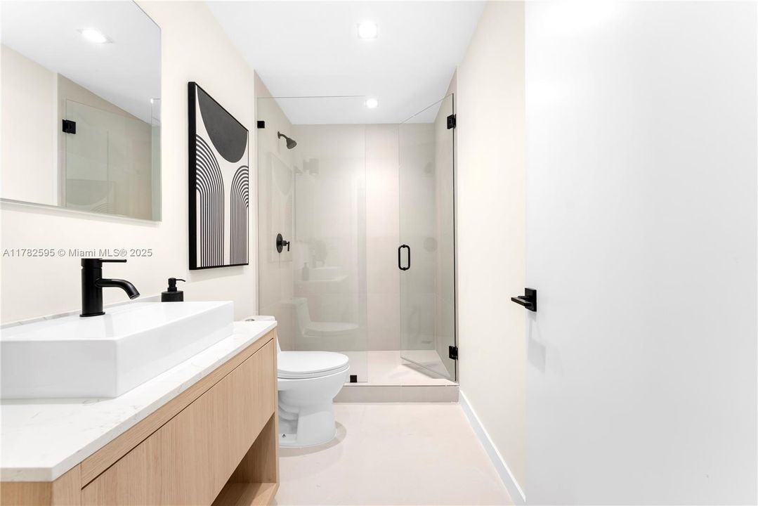 En Venta: $1,225,000 (3 camas, 3 baños, 2021 Pies cuadrados)
