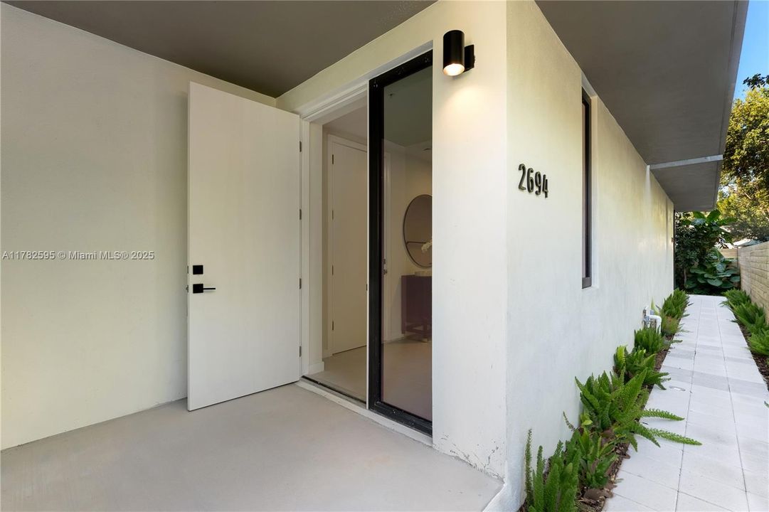 En Venta: $1,225,000 (3 camas, 3 baños, 2021 Pies cuadrados)