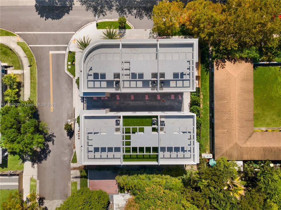 En Venta: $1,225,000 (3 camas, 3 baños, 2021 Pies cuadrados)