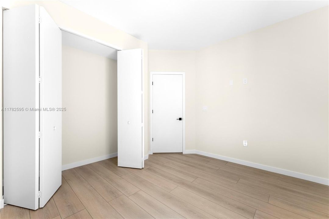 En Venta: $1,225,000 (3 camas, 3 baños, 2021 Pies cuadrados)