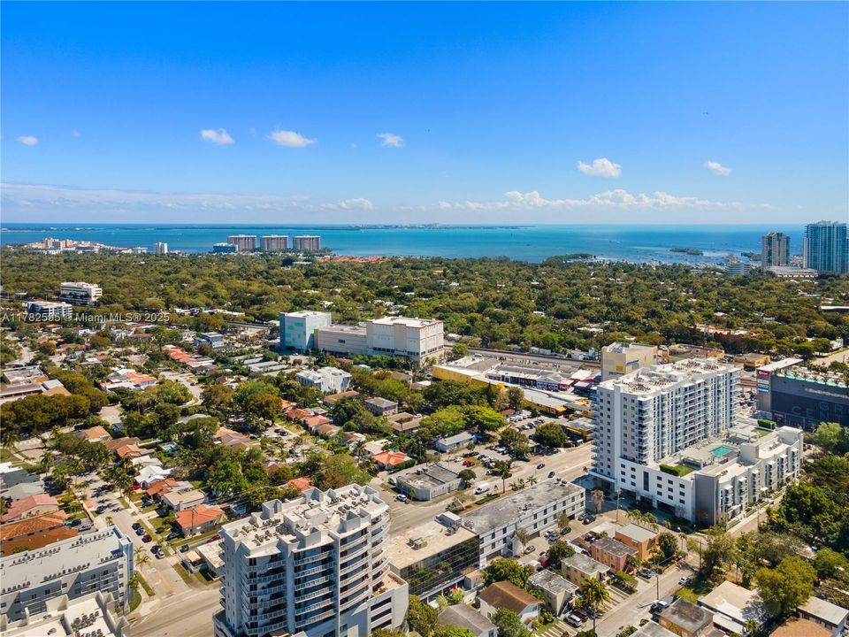 En Venta: $1,225,000 (3 camas, 3 baños, 2021 Pies cuadrados)