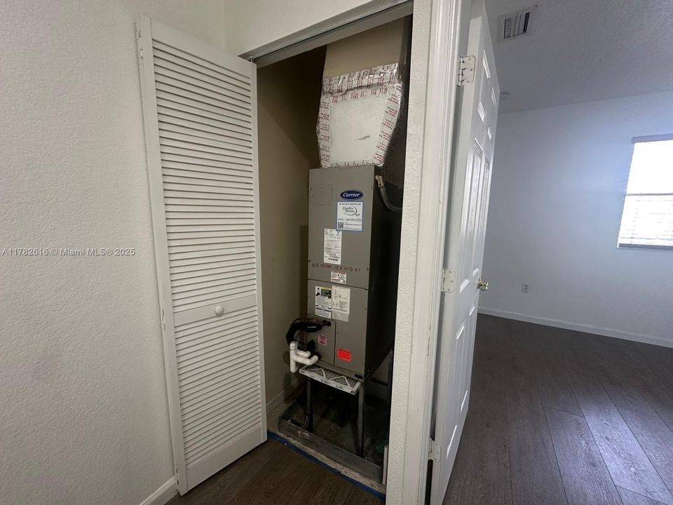 Недавно продано: $340,000 (2 спален, 2 ванн, 1056 Квадратных фут)