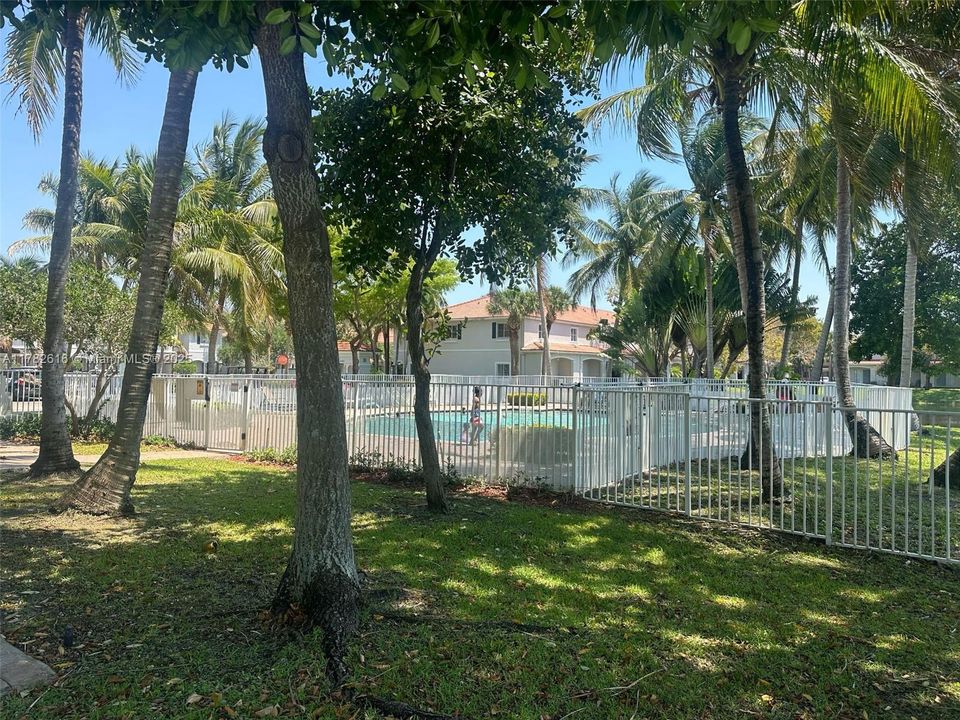 Недавно продано: $340,000 (2 спален, 2 ванн, 1056 Квадратных фут)