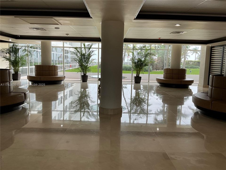 Vendido Recientemente: $359,000 (2 camas, 2 baños, 1106 Pies cuadrados)