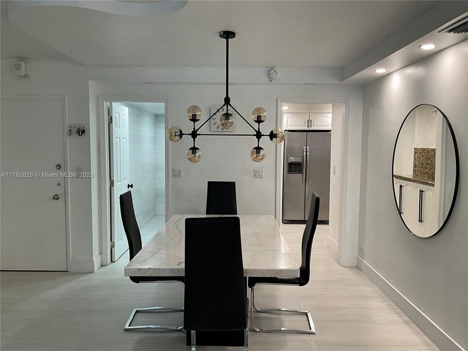 Vendido Recientemente: $359,000 (2 camas, 2 baños, 1106 Pies cuadrados)