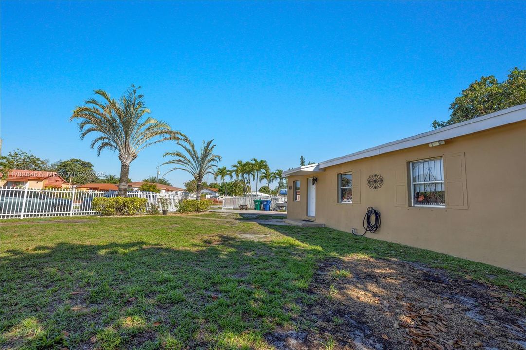 Недавно продано: $520,000 (3 спален, 2 ванн, 1080 Квадратных фут)