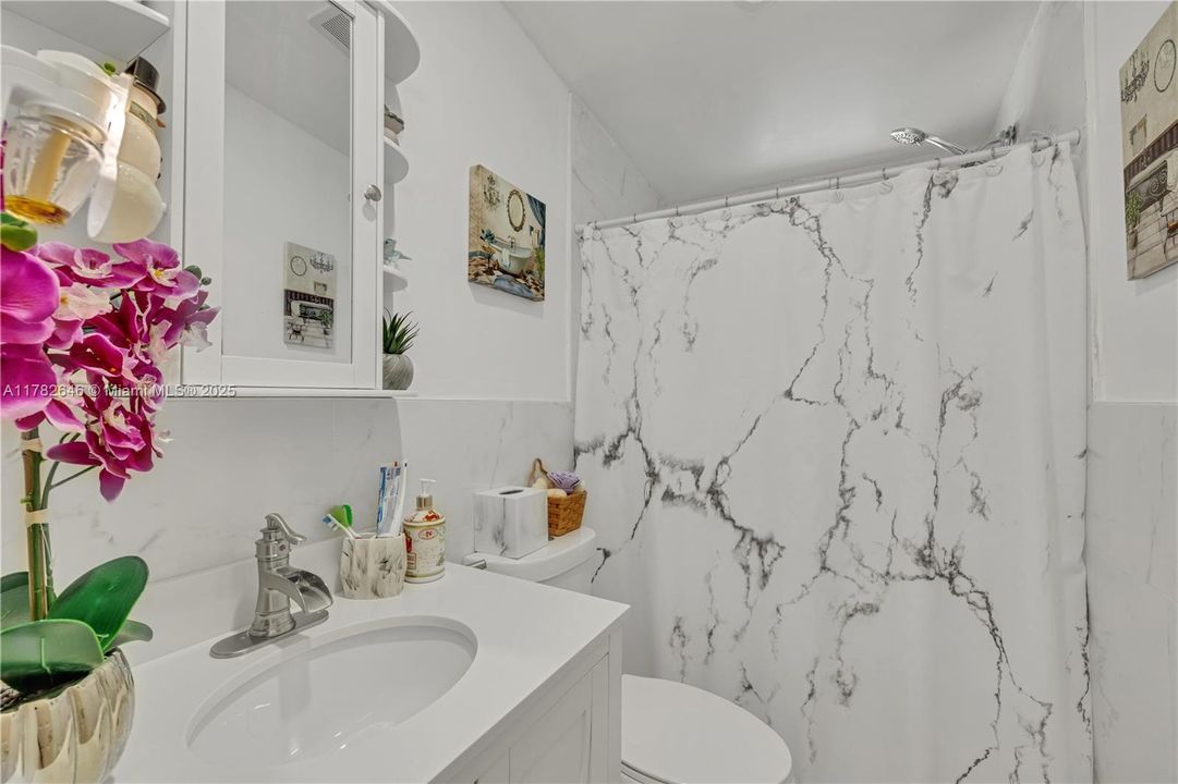 Недавно продано: $520,000 (3 спален, 2 ванн, 1080 Квадратных фут)