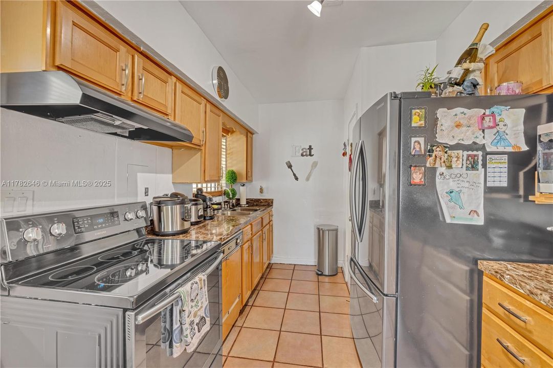 Недавно продано: $520,000 (3 спален, 2 ванн, 1080 Квадратных фут)