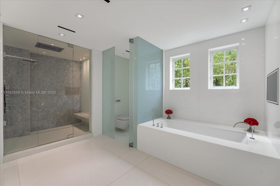 For Sale: $11,500,000 (4 beds, 3 baths, 3580 Square Feet)