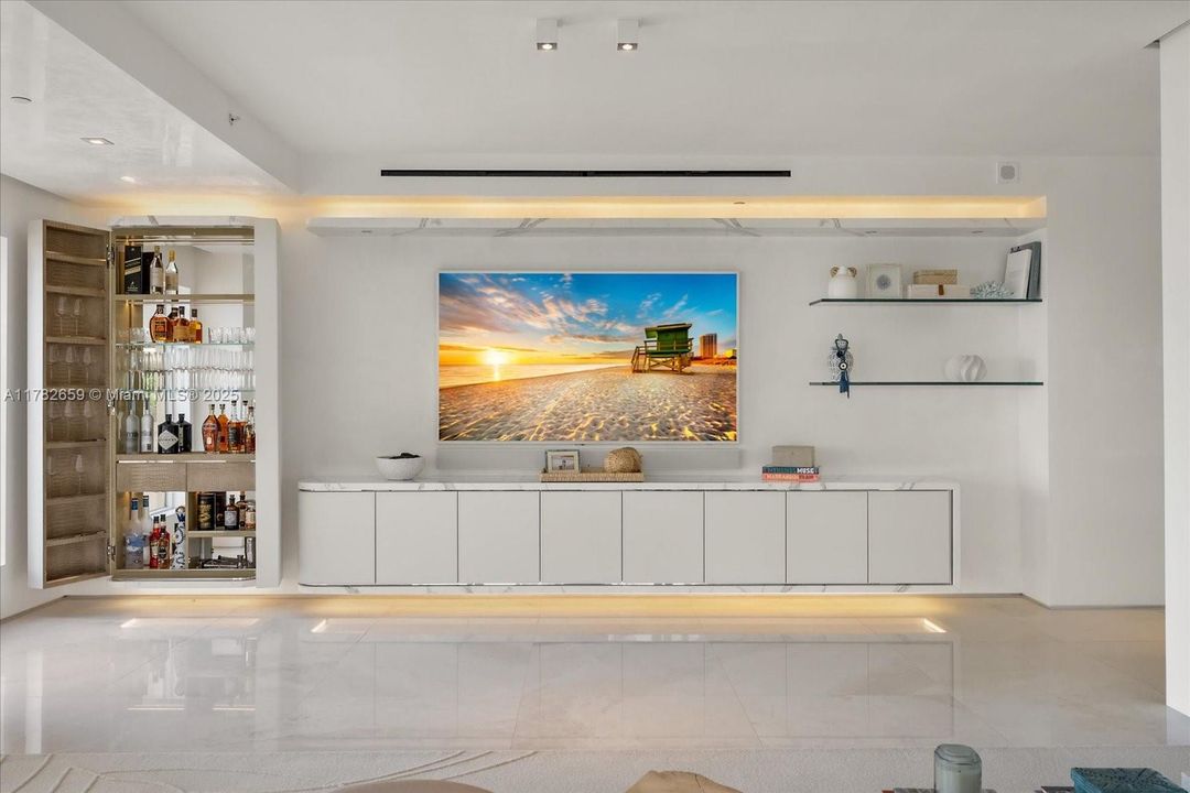 For Sale: $11,500,000 (4 beds, 3 baths, 3580 Square Feet)