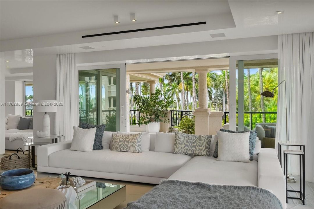 For Sale: $11,500,000 (4 beds, 3 baths, 3580 Square Feet)
