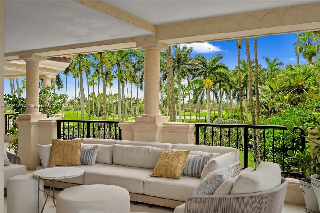 For Sale: $11,500,000 (4 beds, 3 baths, 3580 Square Feet)