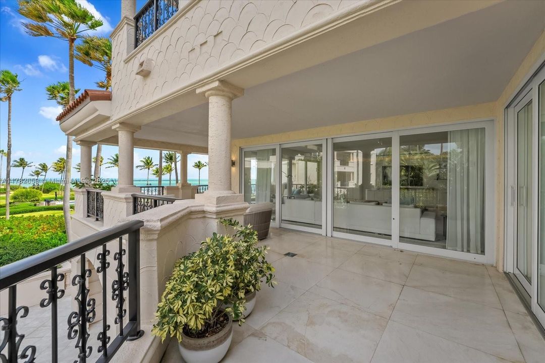 For Sale: $11,500,000 (4 beds, 3 baths, 3580 Square Feet)