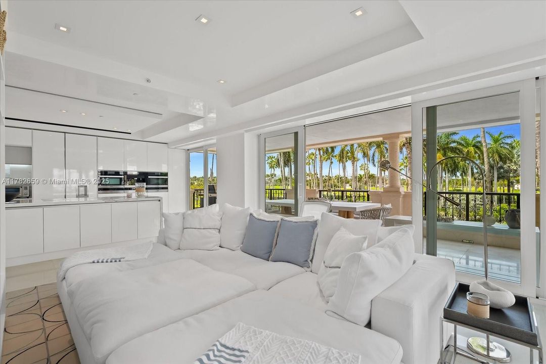 For Sale: $11,500,000 (4 beds, 3 baths, 3580 Square Feet)